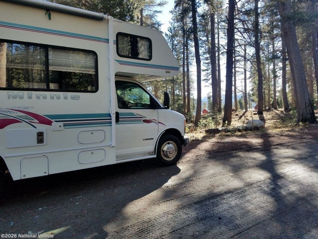 2000 Winnebago Minnie Winnie 22R - Used Class C For Sale by National Vehicle in Truckee, California