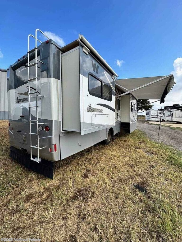 2010 Sightseer 33C by Winnebago from National Vehicle in Moberly, Missouri