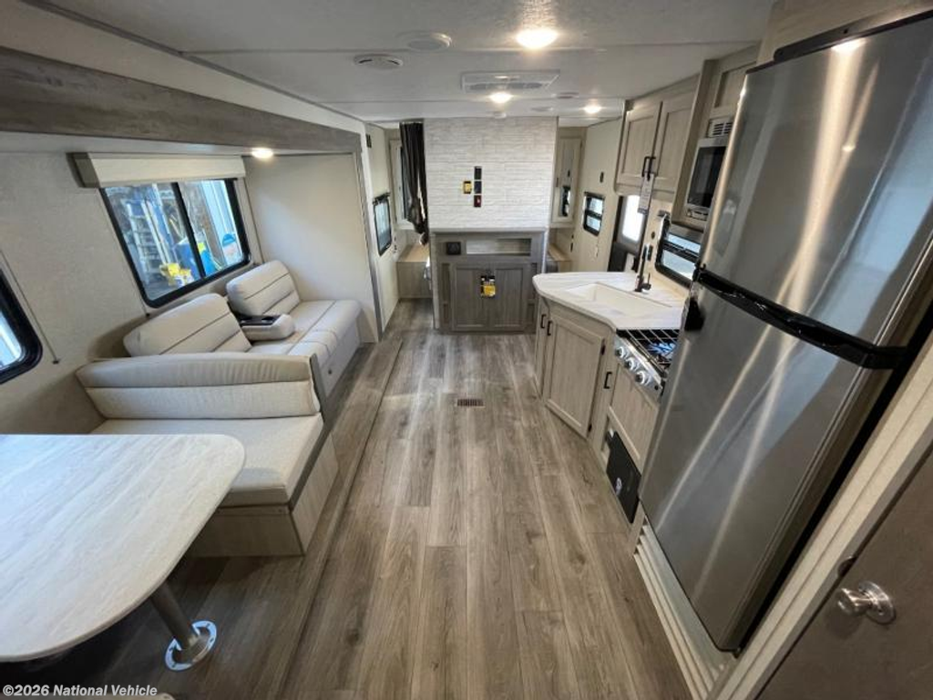 Used 2024 Coachmen Catalina Summit 261BHS available in Corpus Christi, Texas