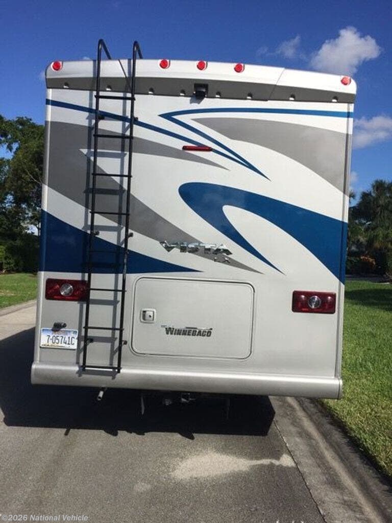 2018 Vista LX 27N by Winnebago from National Vehicle in Delray Beach, Florida
