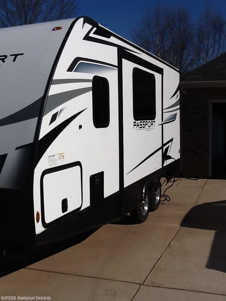 2022 Keystone Passport SL 189RBWE - Used Travel Trailer For Sale by National Vehicle in Murfreesboro, Tennessee