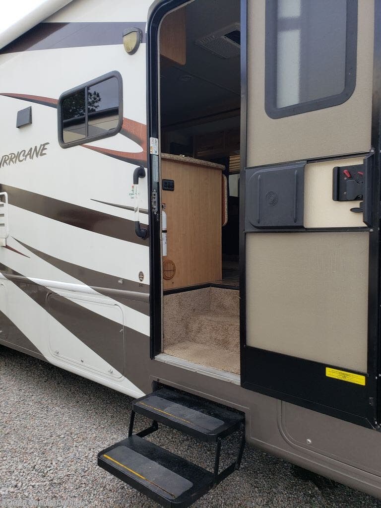 2011 Hurricane 34T by Four Winds from National Vehicle in Wilmington, North Carolina