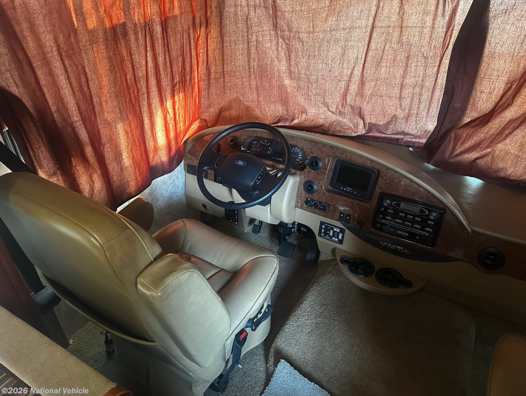 2011 Vista 26P by Winnebago from National Vehicle in Fontana, California