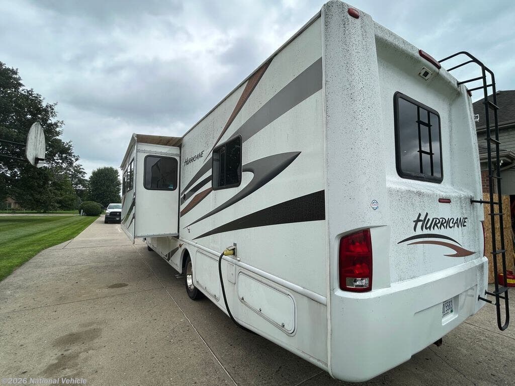 2011 Four Winds Hurricane 32A - Used Class A For Sale by National Vehicle in Dayton, Ohio