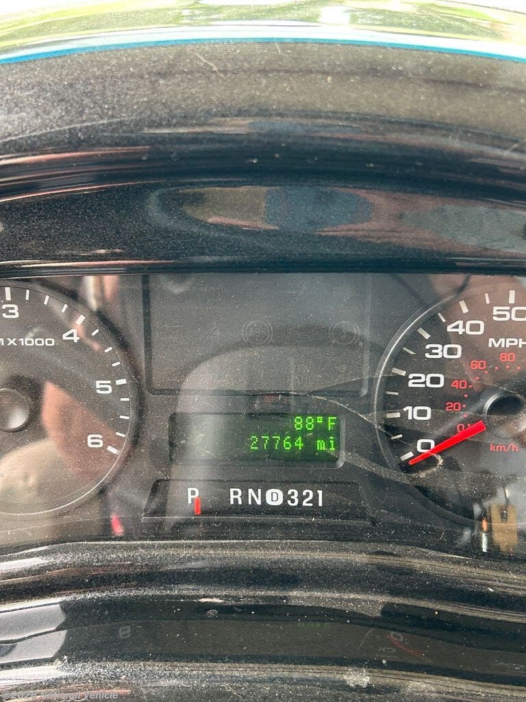 2011 Hurricane 32A by Four Winds from National Vehicle in Dayton, Ohio