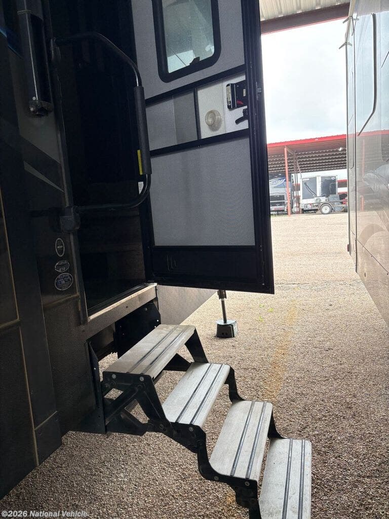 2017 Fuzion 414 by Keystone from National Vehicle in Mansfield, Texas