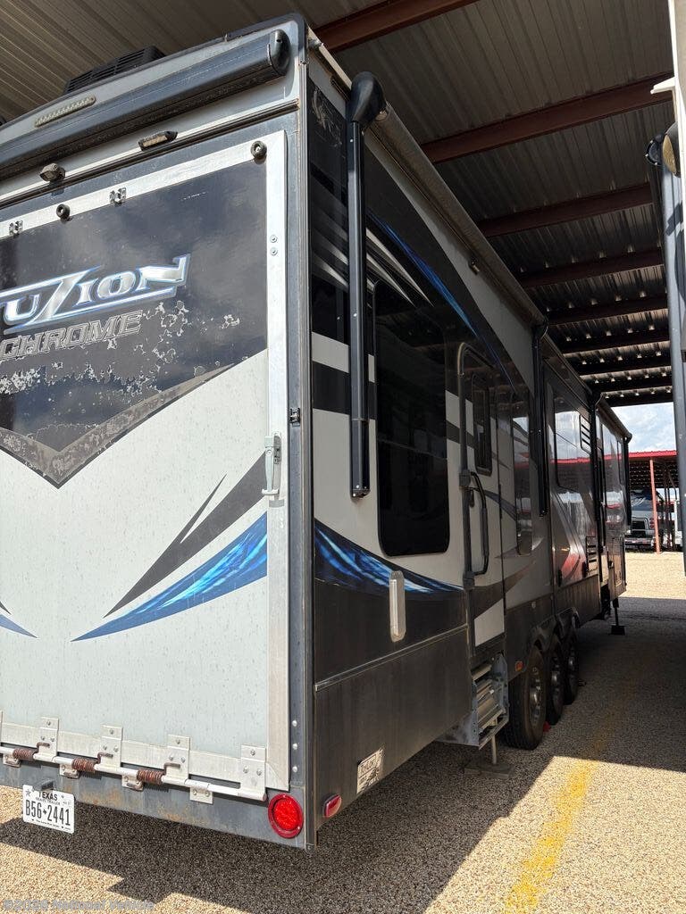 2017 Fuzion 414 by Keystone from National Vehicle in Mansfield, Texas