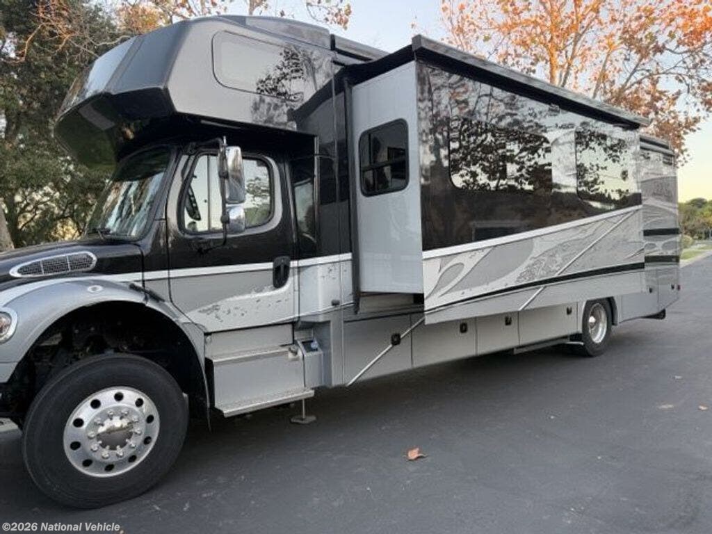2022 Dynamax Corp DX3 34KD - Used Class C For Sale by National Vehicle in Thousand Oaks, California