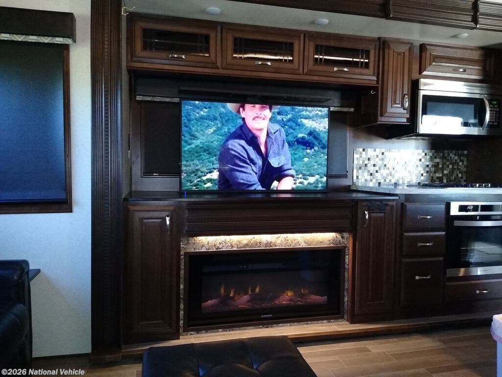 2018 Jayco Pinnacle 36FBTS - Used Fifth Wheel For Sale by National Vehicle in Pahrump, Nevada