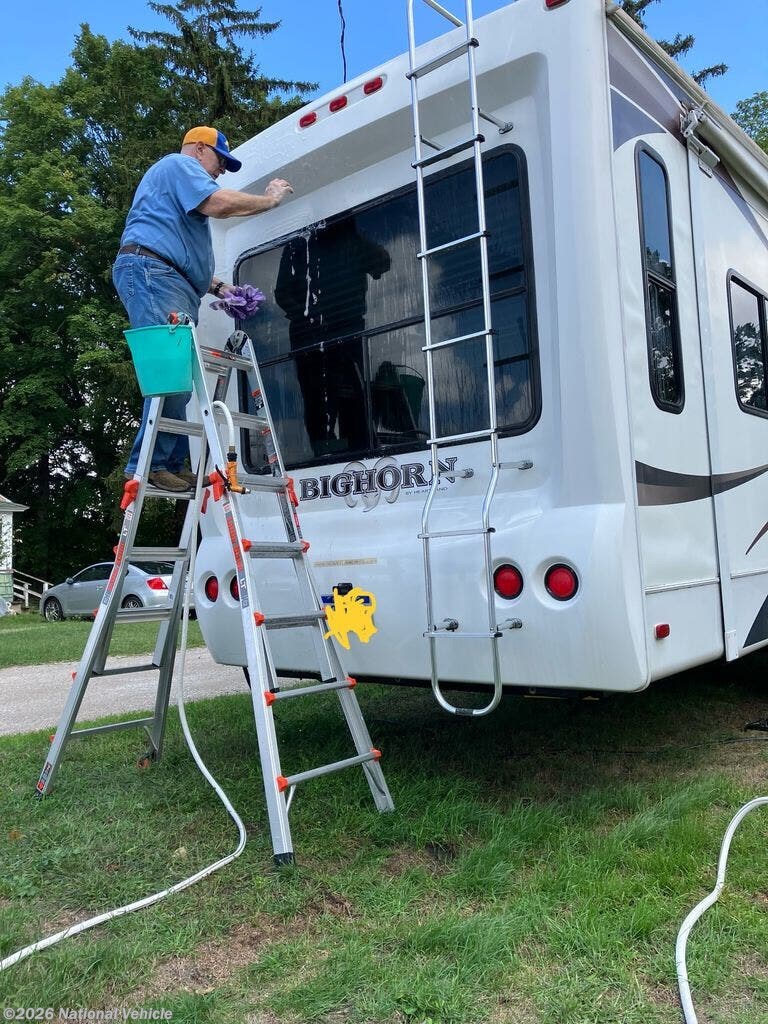 2011 Heartland Bighorn 3585RL - Used Fifth Wheel For Sale by National Vehicle in Stevensville, Michigan