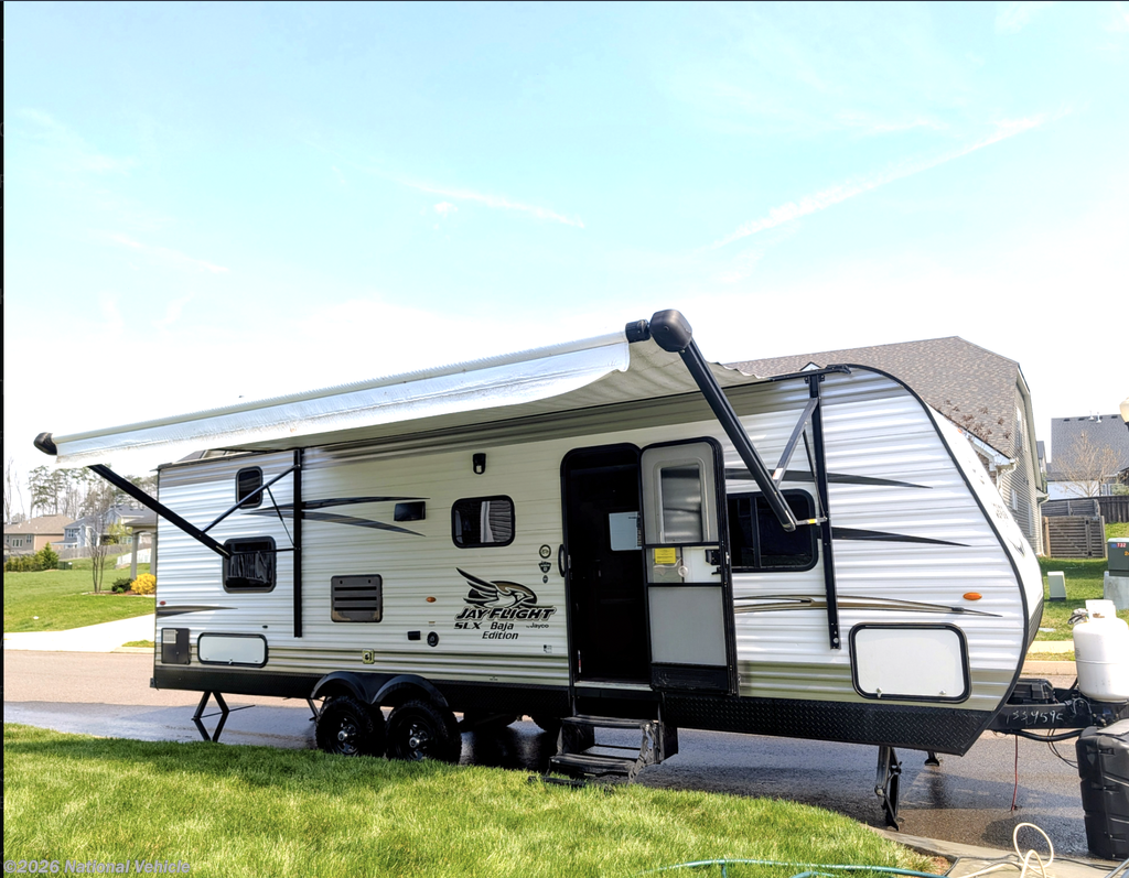 2017 Jayco Jay Flight SLX 267BHSW - Used Travel Trailer For Sale by National Vehicle in Knoxville, Tennessee