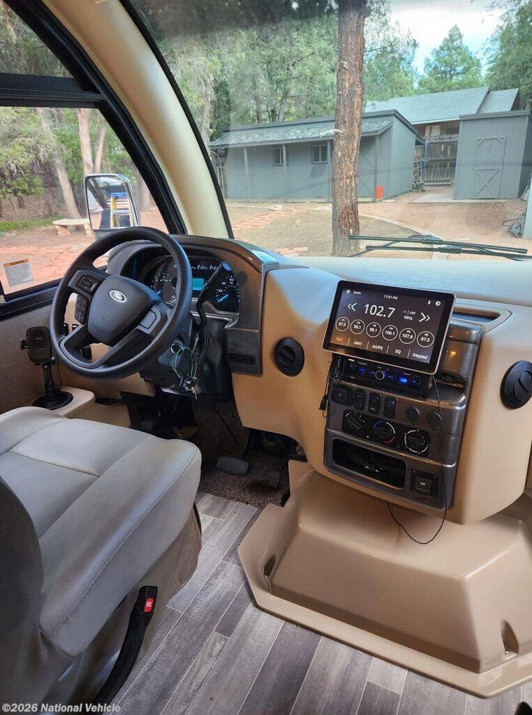 2018 Vegas 27.7 by Thor Motor Coach from National Vehicle in Pocatello, Idaho