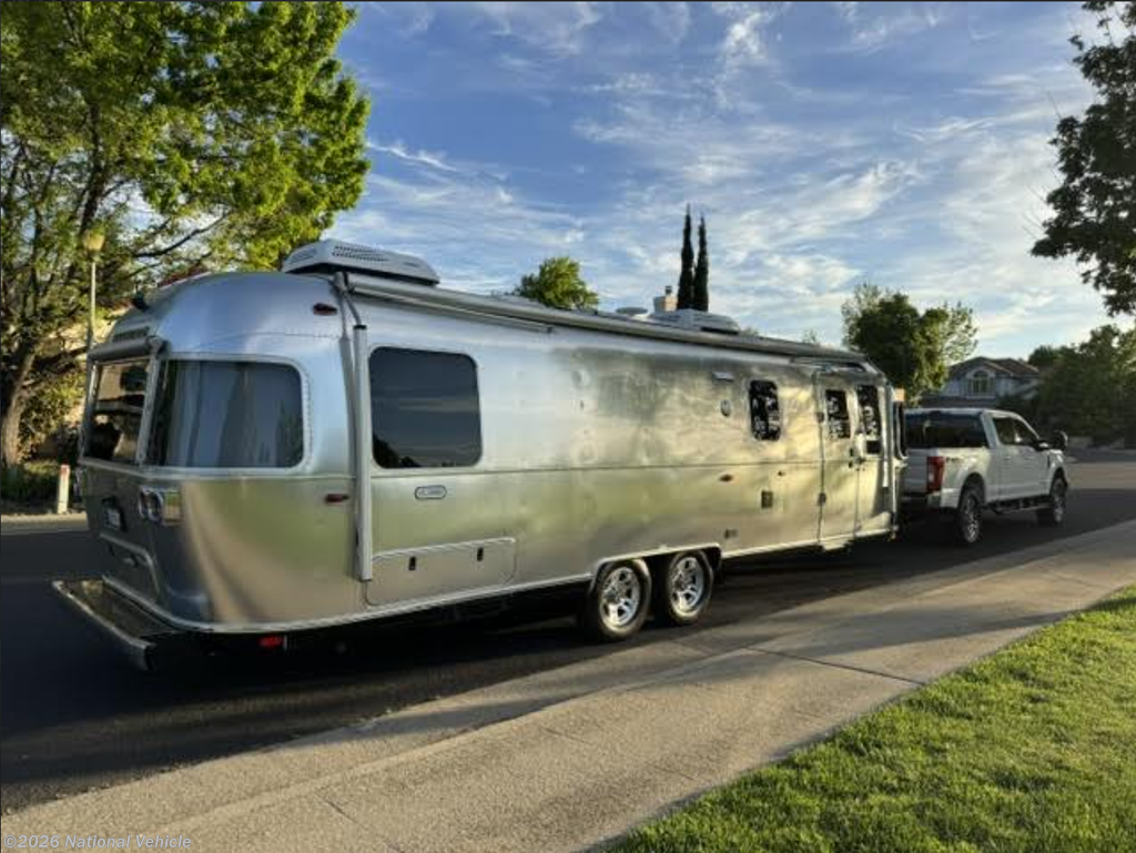 2021 Airstream Classic 30RB Twin - Used Travel Trailer For Sale by National Vehicle in Rocklin, California