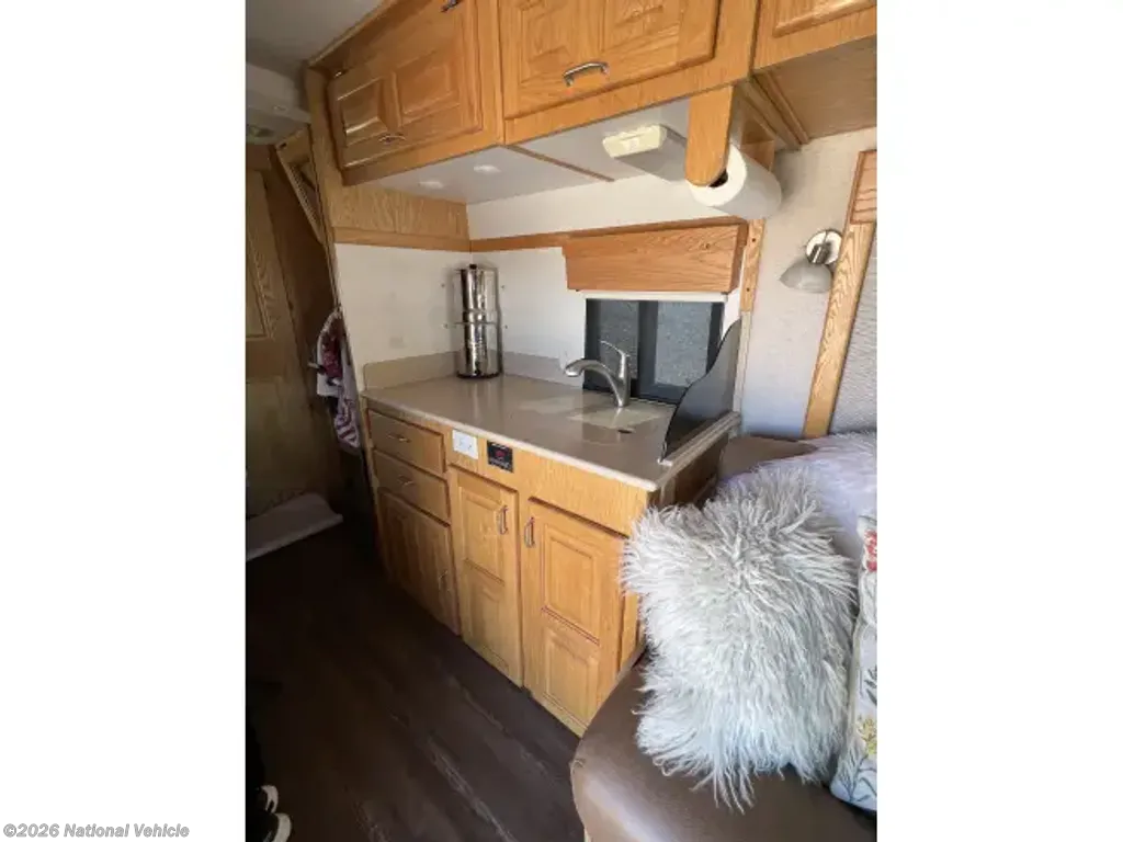 2005 Motorcoach Rear Side Bed 26' by Born Free from National Vehicle in Bushkill, Pennsylvania