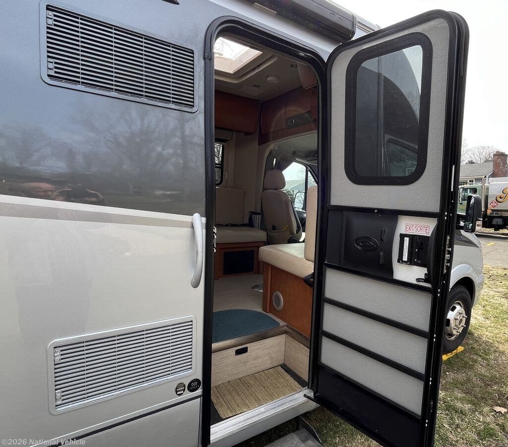 2017 Unity U24TB by Leisure Travel from National Vehicle in Easthampton, Massachusetts