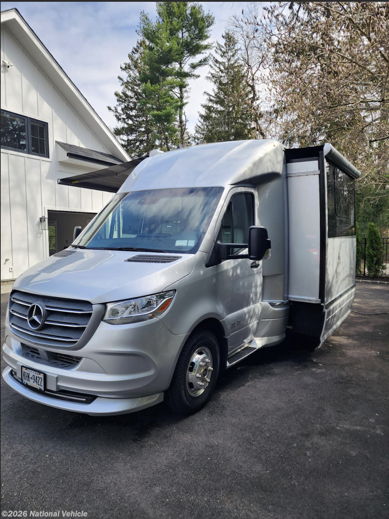 2020 Atlas Murphy Suite by Airstream from National Vehicle in Glen Head, New York