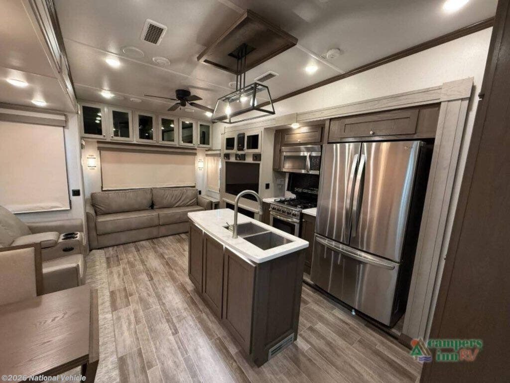 Used 2021 Palomino Columbus 329DV available in Brooksville, Florida