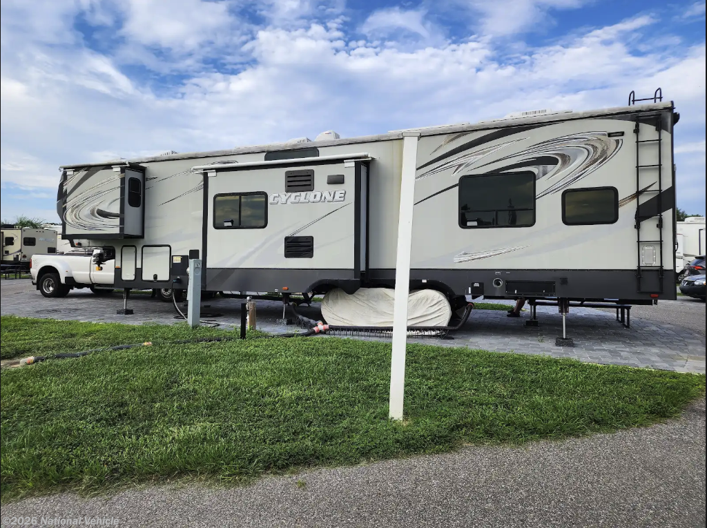 2014 Heartland Cyclone HD Edition 3800 - Used Toy Hauler For Sale by National Vehicle in Polk City, Florida