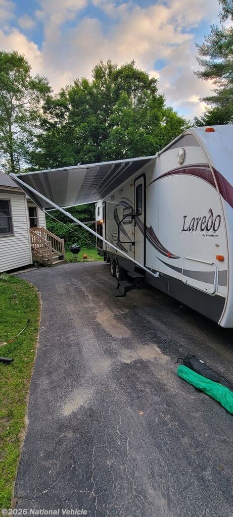 2013 Keystone Laredo 303TG - Used Travel Trailer For Sale by National Vehicle in Minot, Maine