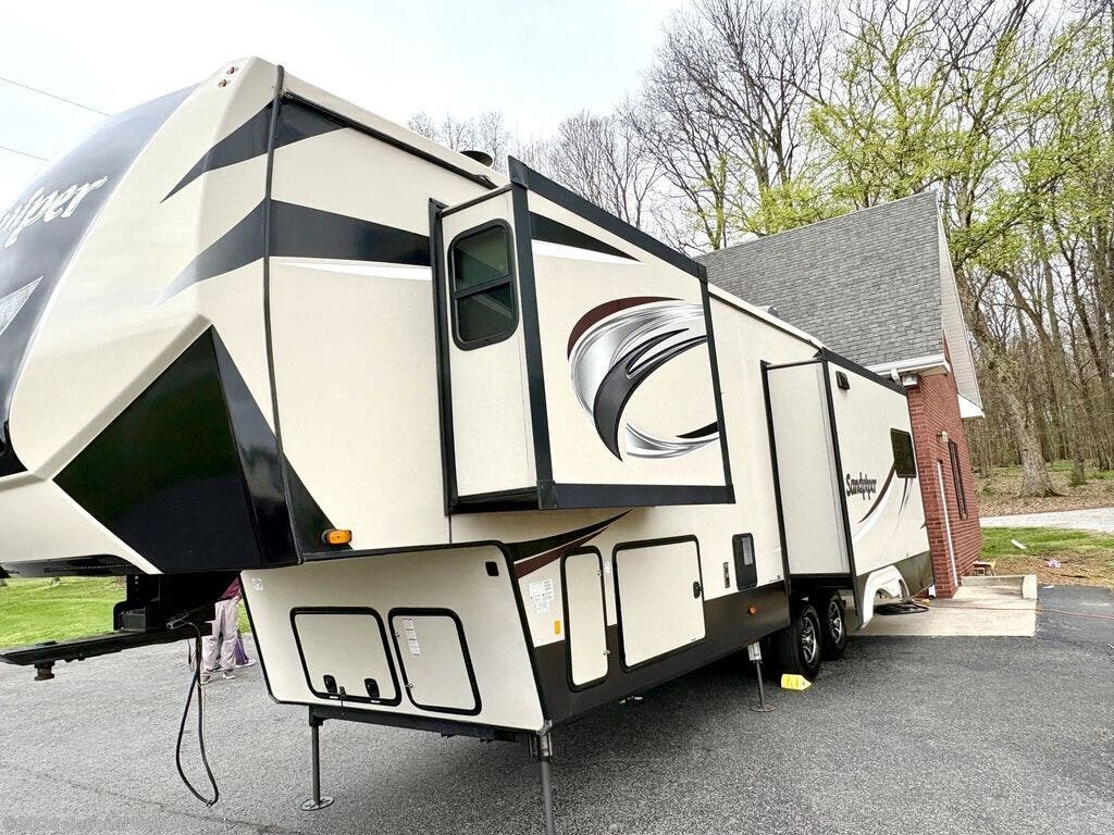 2019 Forest River Sandpiper 345RLOK - Used Fifth Wheel For Sale by National Vehicle in Estill Springs, Tennessee