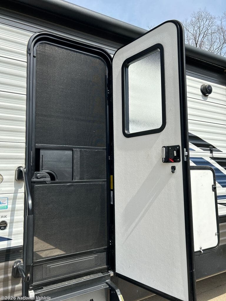 2022 Palomino Puma 31FKRK - Used Travel Trailer For Sale by National Vehicle in Jordan, Minnesota