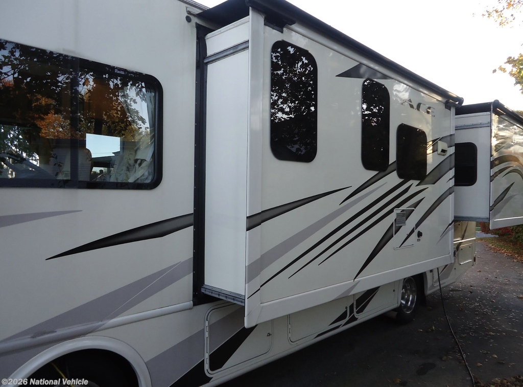 2018 Thor Motor Coach A.C.E. 27.2 - Used Class A For Sale by National Vehicle in Meriden, Connecticut