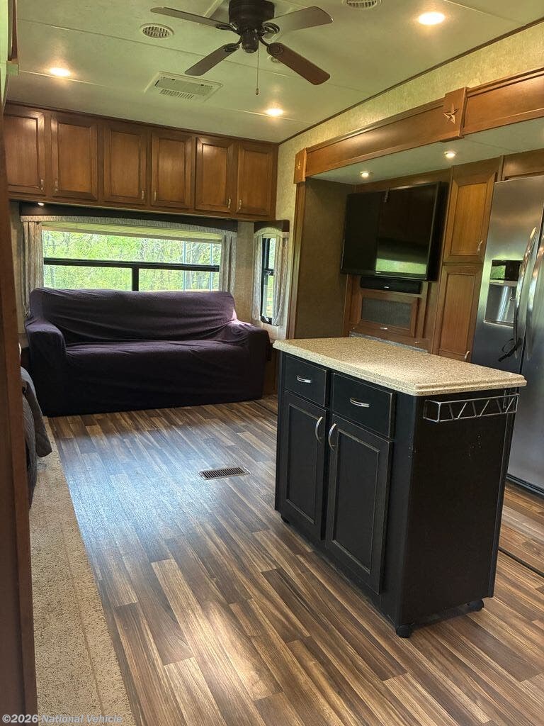 2016 Roamer 348RLS by Highland Ridge from National Vehicle in Siloam Springs, Arkansas