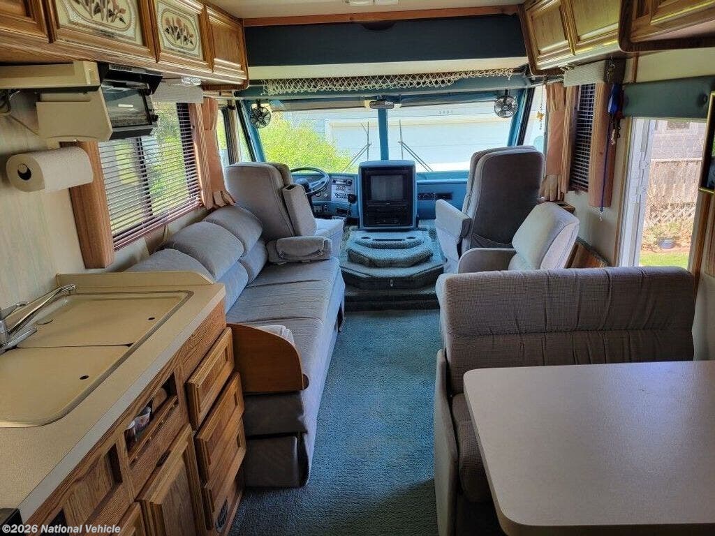 1990 Impulse 3290 by Georgie Boy from National Vehicle in Parsons, Kansas