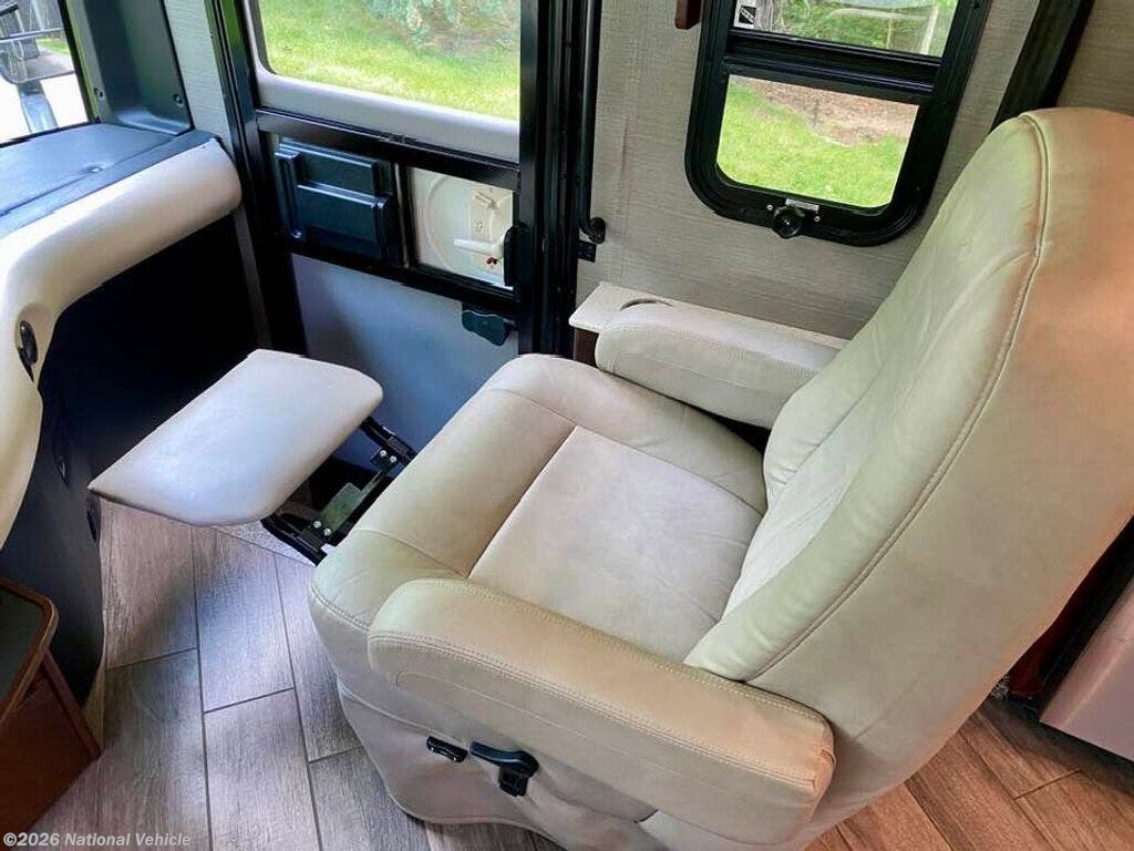 2018 Discovery 38N by Fleetwood from National Vehicle in Henderson, North Carolina