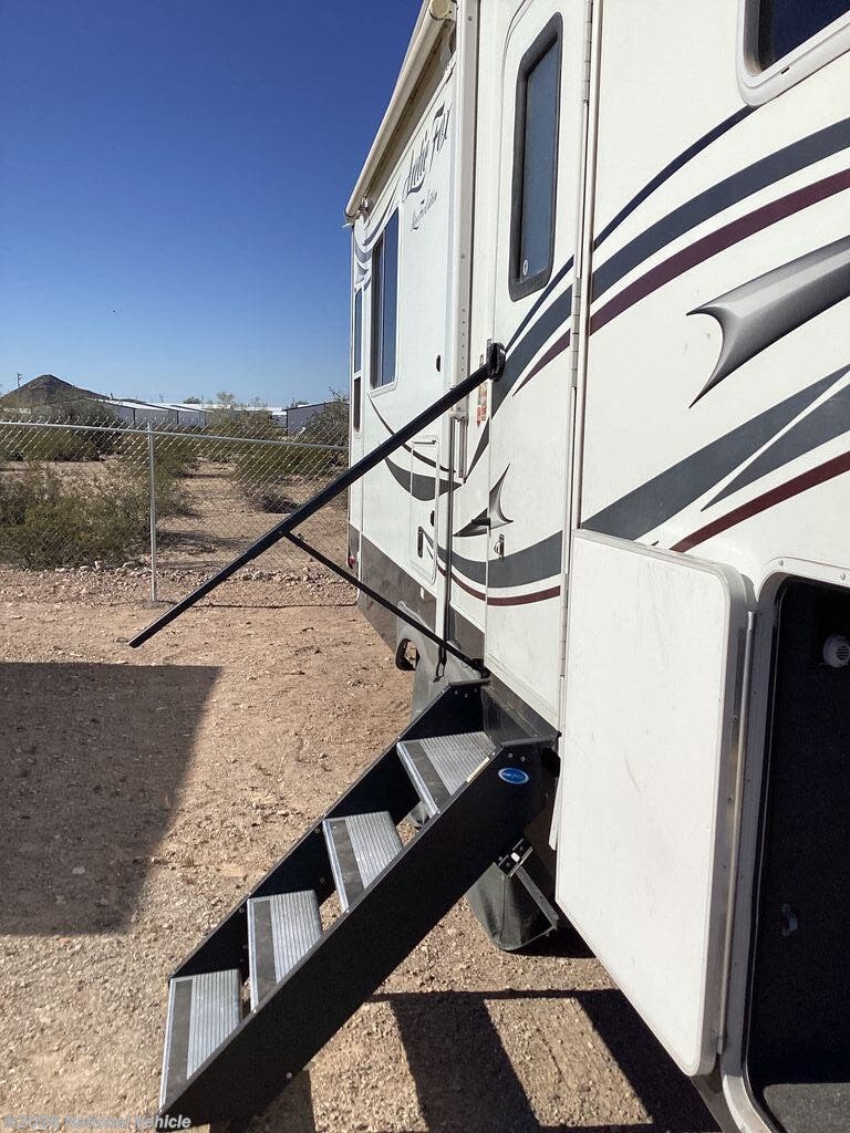 2014 Northwood Arctic Fox Silver Fox 32-5M - Used Fifth Wheel For Sale by National Vehicle in Quartzsite, Arizona