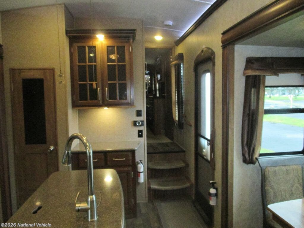 2016 Keystone Montana 3000RE - Used Fifth Wheel For Sale by National Vehicle in Silverton, Oregon
