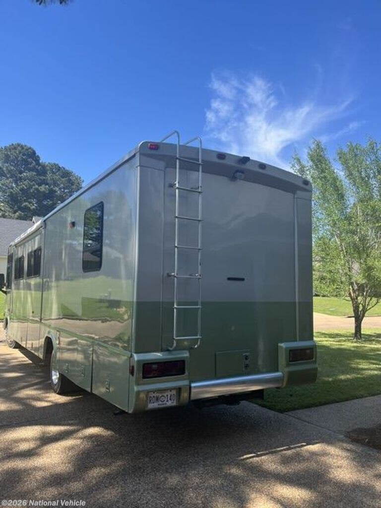 2001 Winnebago Suncruiser Itasca  35U - Used Class A For Sale by National Vehicle in Brandon, Mississippi