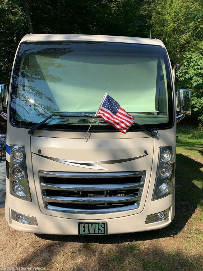 2018 Vegas 25.4 by Thor Motor Coach from National Vehicle in Lowell, Michigan