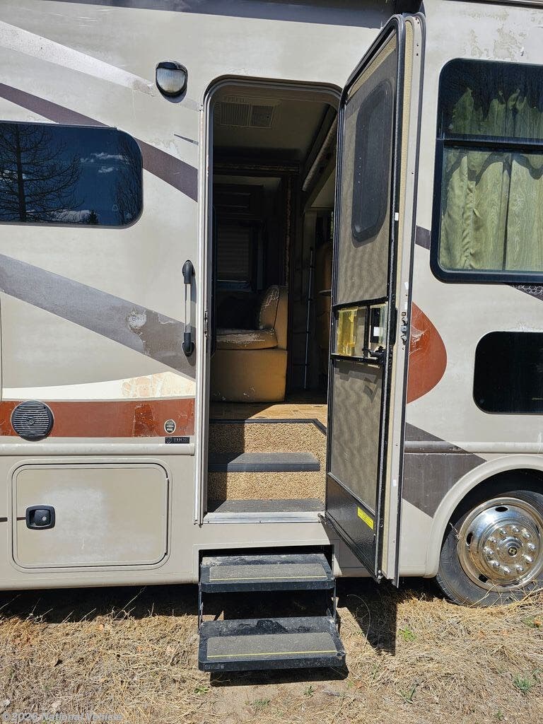 2014 Hurricane 34E by Thor Motor Coach from National Vehicle in Alda, Nebraska