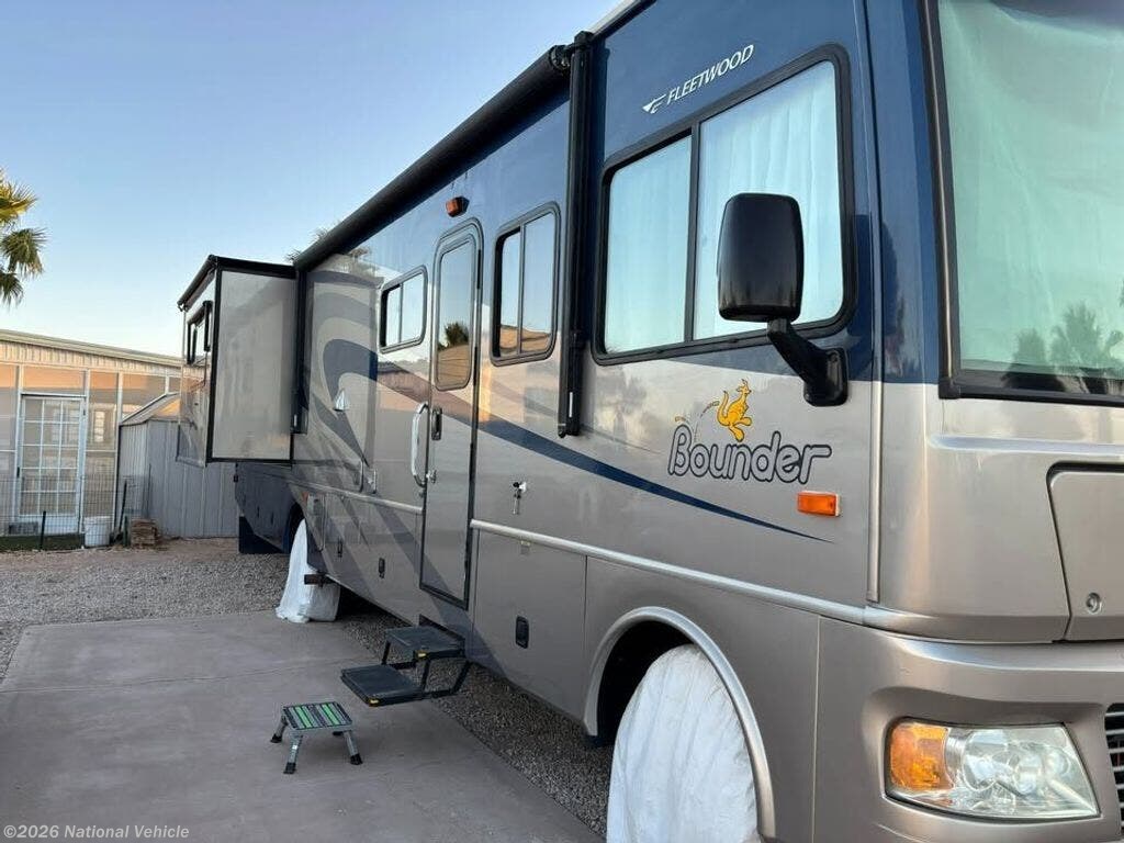 2007 Fleetwood Bounder 35E - Used Class A For Sale by National Vehicle in Cedar Lake, Indiana