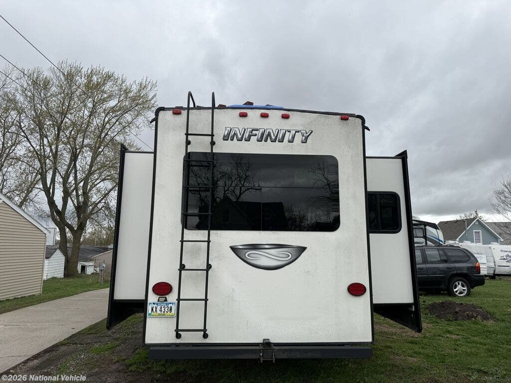 2014 Dutchmen Infinity 3210 RE - Used Fifth Wheel For Sale by National Vehicle in Villisca, Iowa
