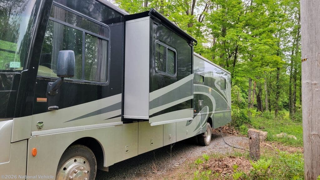 2010 Winnebago Sunova Itasca  37L - Used Class A For Sale by National Vehicle in New Paltz, New York