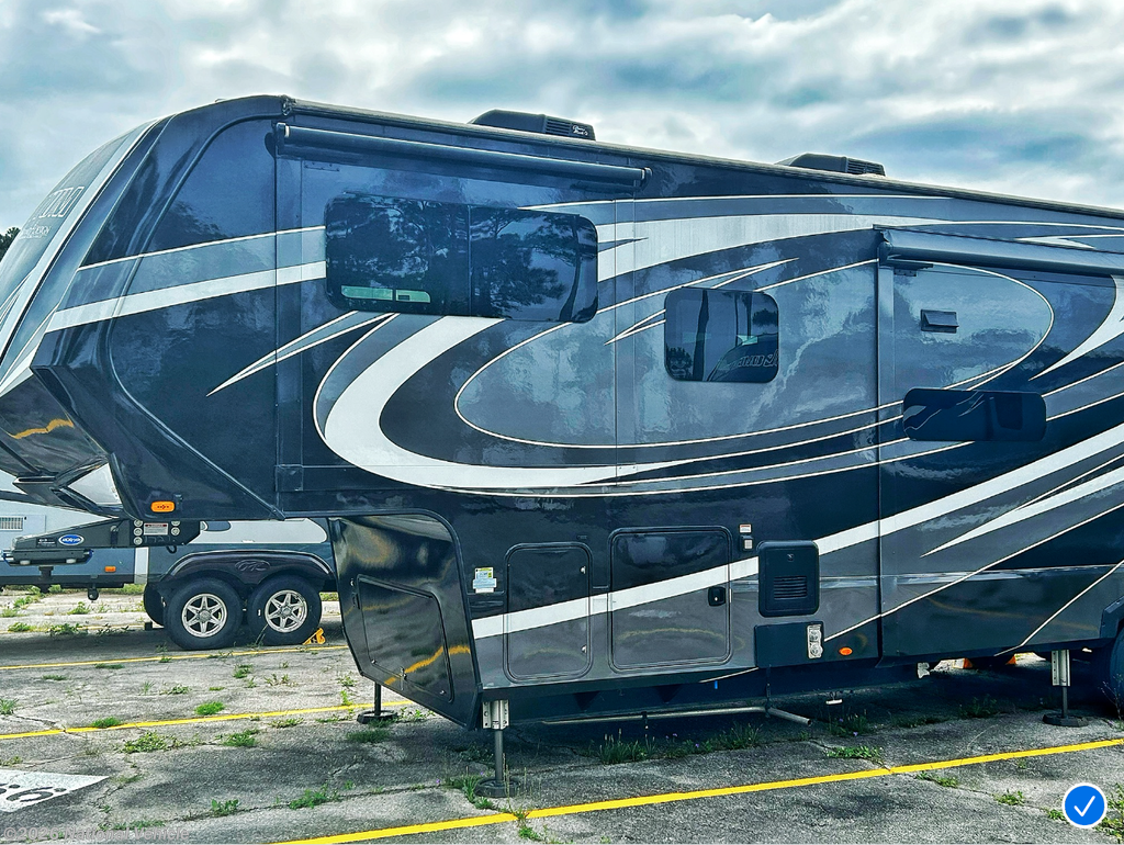 2022 Grand Design Momentum 376TH - Used Toy Hauler For Sale by National Vehicle in Crestview, Florida