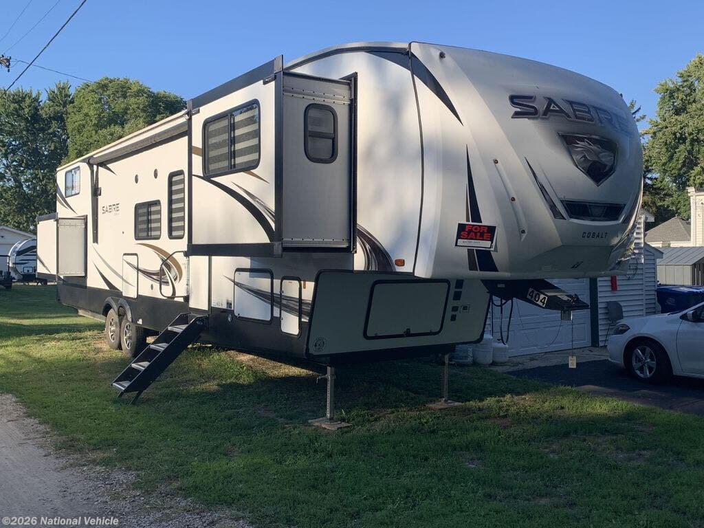 2022 Forest River Sabre 37FLL - Used Fifth Wheel For Sale by National Vehicle in Mazon, Illinois