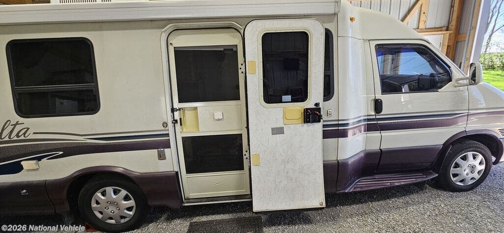 1999 Winnebago Rialta 22FD - Used Class B For Sale by National Vehicle in Hickman, Nebraska