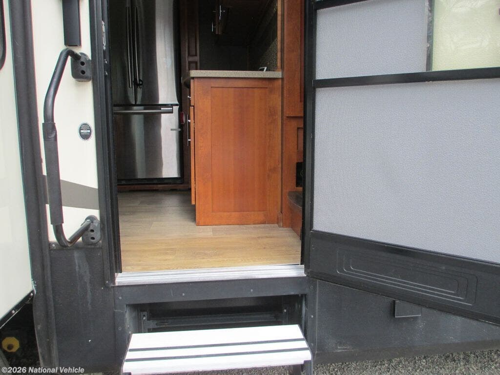 2017 Vilano 365RL by Vanleigh from National Vehicle in Crossville, Tennessee