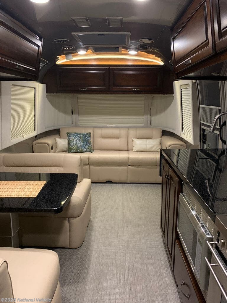 2016 Airstream Classic 30 Twin - Used Travel Trailer For Sale by National Vehicle in Rancho Murieta, California