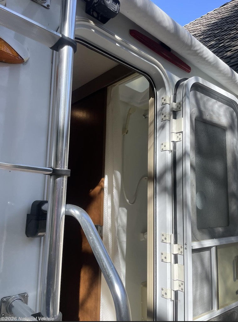 2015 825 Truck Camper by Lance from National Vehicle in Lake Arrowhead, California