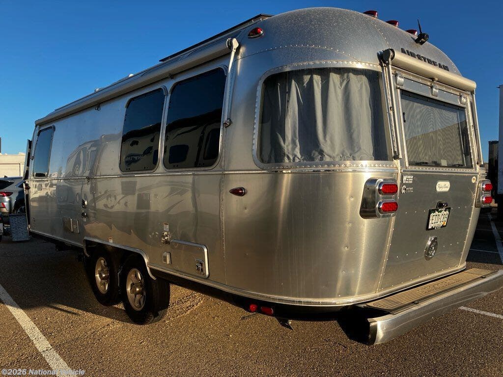 2023 Airstream Flying Cloud 25FB Queen Rear Hatch - Used Travel Trailer For Sale by National Vehicle in Firestone, Colorado