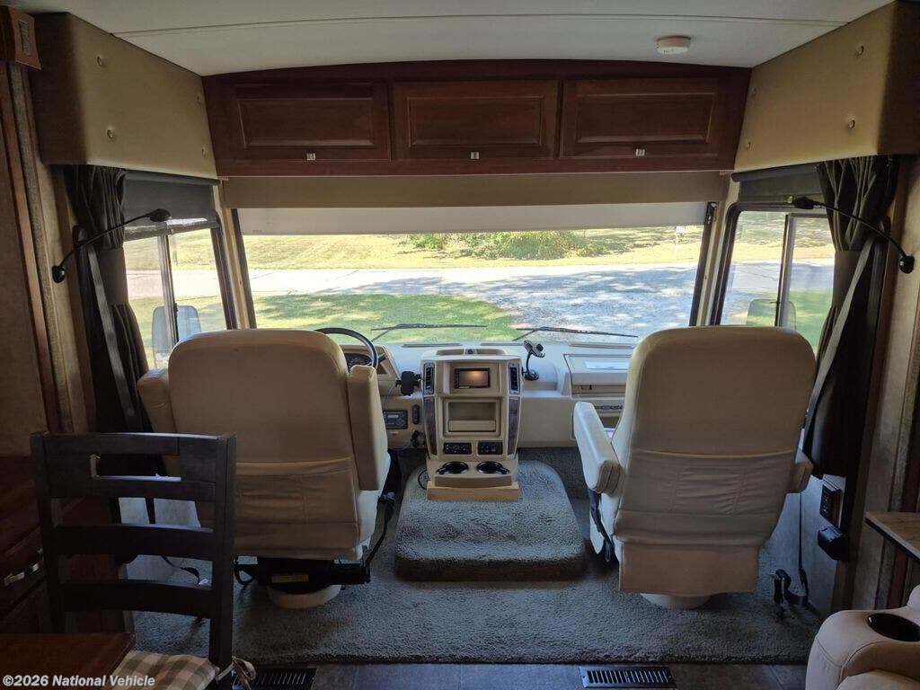 2014 Sunova 33C by Itasca from National Vehicle in Fort Gratiot, Michigan