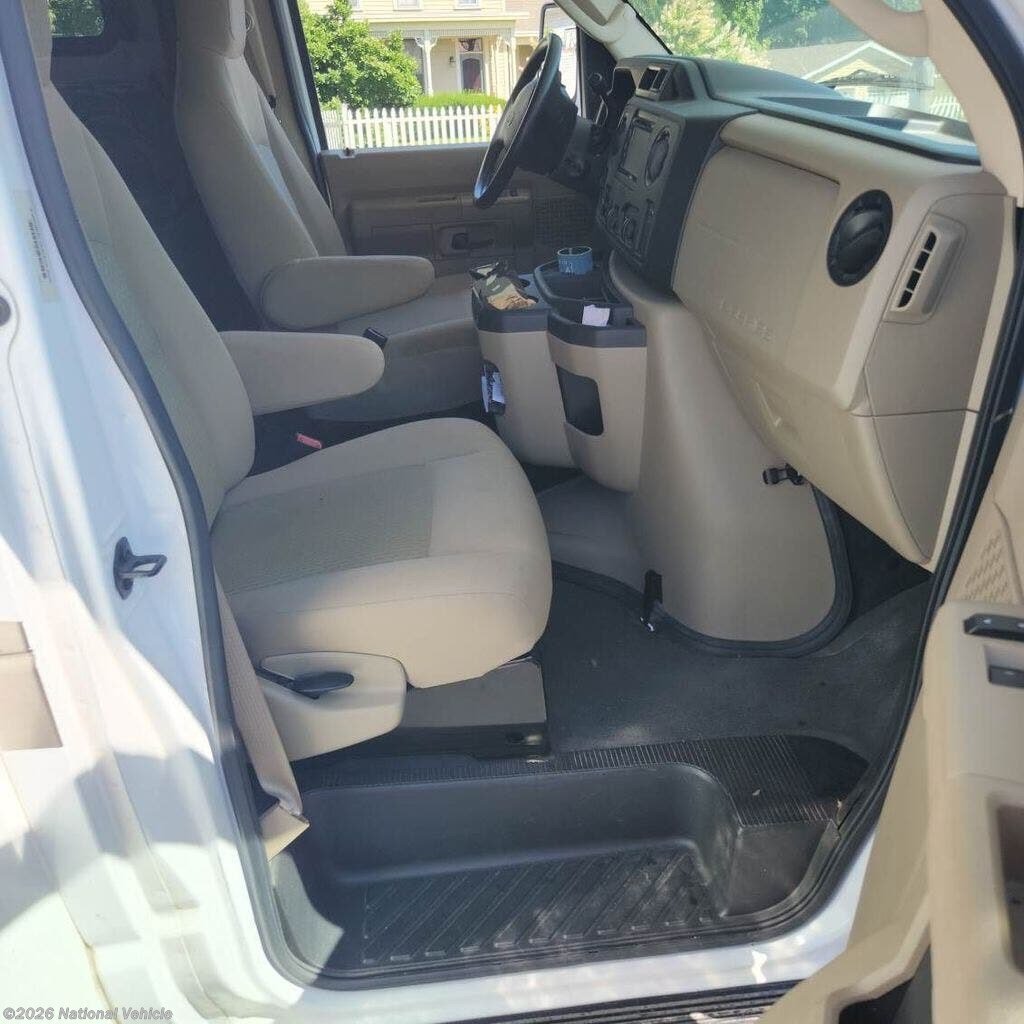 2014 Four Winds 31A by Thor Motor Coach from National Vehicle in Cobb, Wisconsin