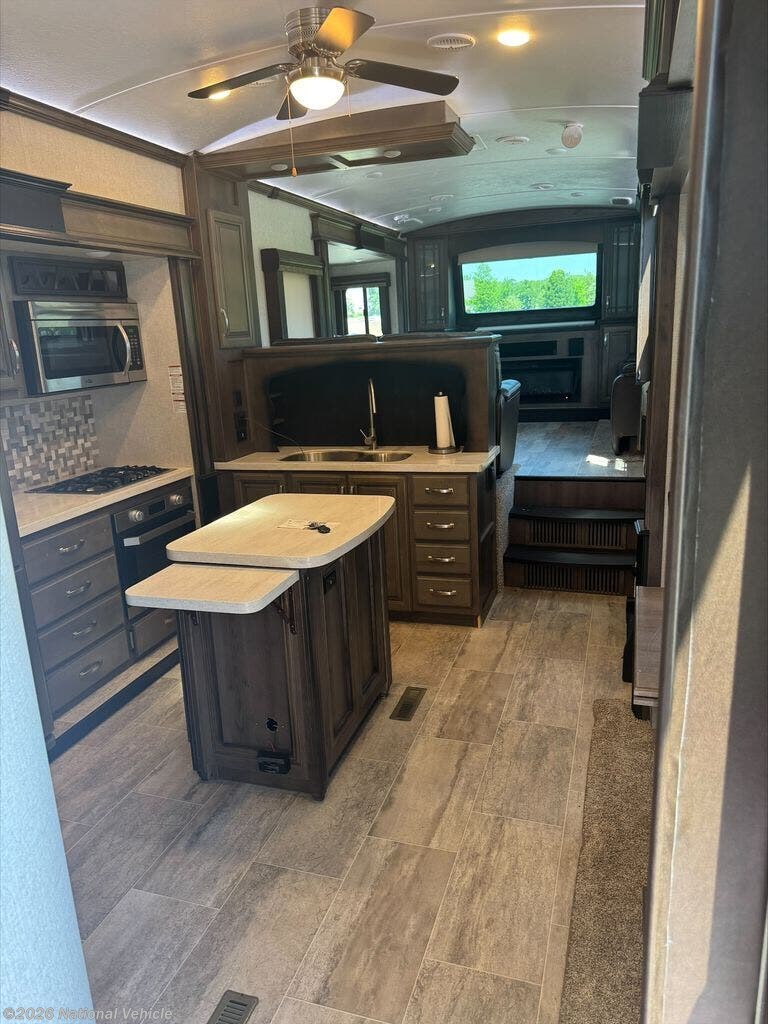 Used 2019 Keystone Montana 3731FL available in Alexander, Arkansas