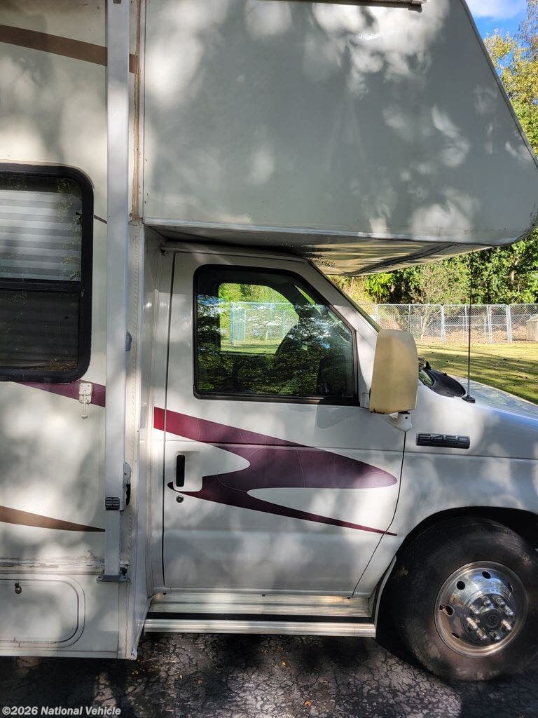 2006 Forest River Sunseeker 3100SS - Used Class C For Sale by National Vehicle in Boonville, Indiana