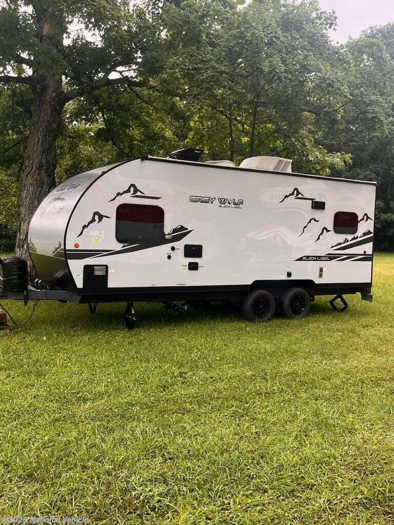 2022 Forest River Cherokee Grey Wolf Black Label 18RRBL - Used Toy Hauler For Sale by National Vehicle in Goodlettsville, Tennessee