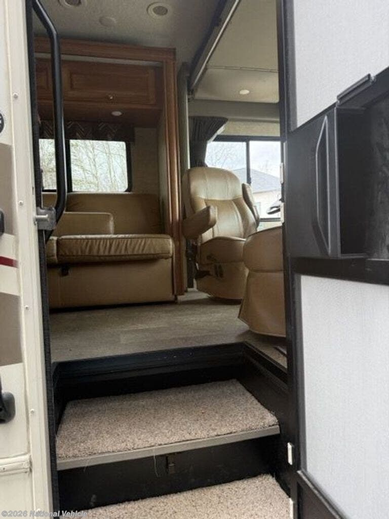 2016 Vista 31KE by Winnebago from National Vehicle in Palmer, Alaska